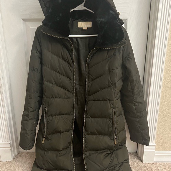 Michael Kors Winter Down Jacket with Hood - Picture 4 of 5